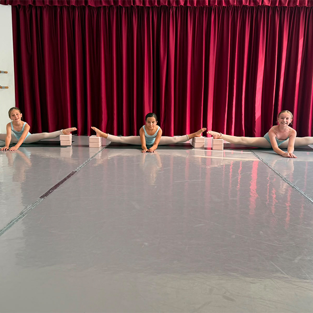 https://imperialrussianacademy.com/wp-content/uploads/2026/09/Gymnastics-class-img.jpg
